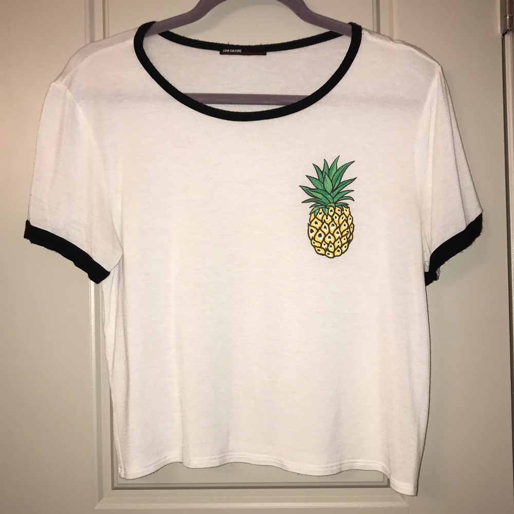 Black and White Pineapple Top